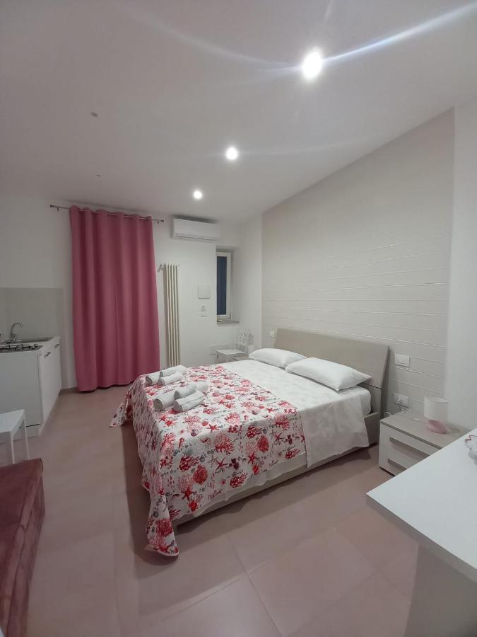 Al Delfino Blu Hotel Margherita Di Savoia Ngoại thất bức ảnh